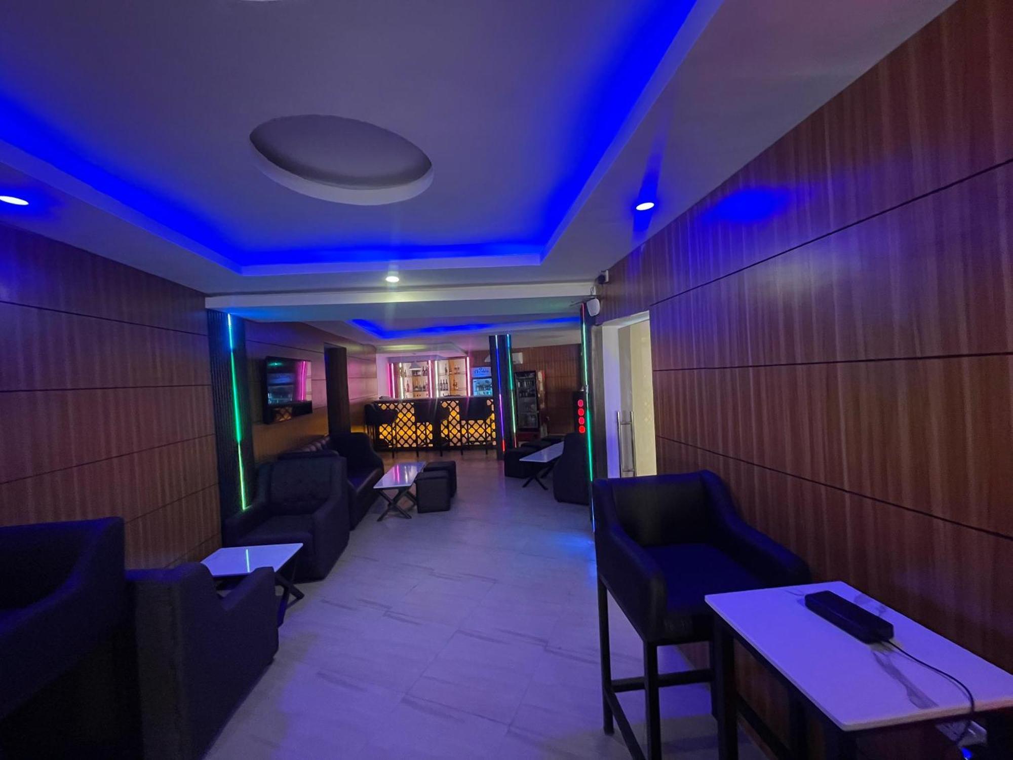 Presken Hotels Alade Avenue إيكجا المظهر الخارجي الصورة