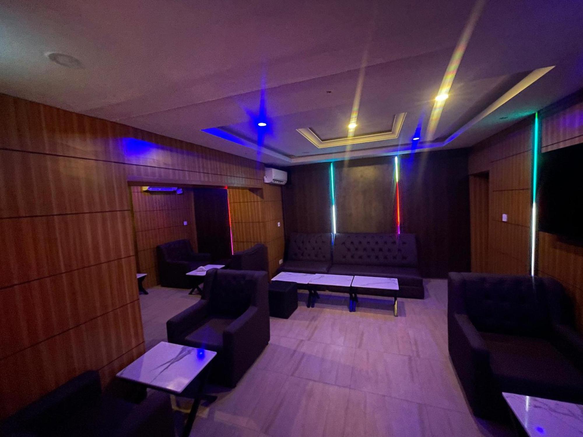 Presken Hotels Alade Avenue إيكجا المظهر الخارجي الصورة
